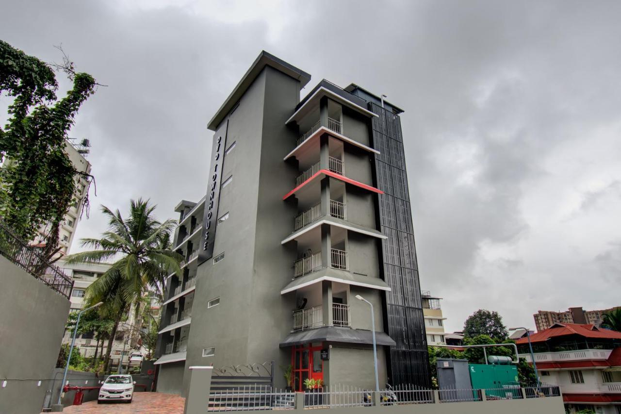 Oyo Townhouse 061 Gcda Kakkanad Signal Hotel Kochi Exterior foto