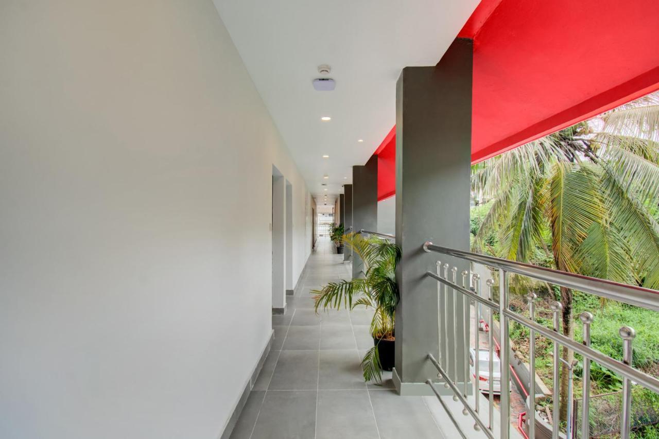 Oyo Townhouse 061 Gcda Kakkanad Signal Hotel Kochi Exterior foto