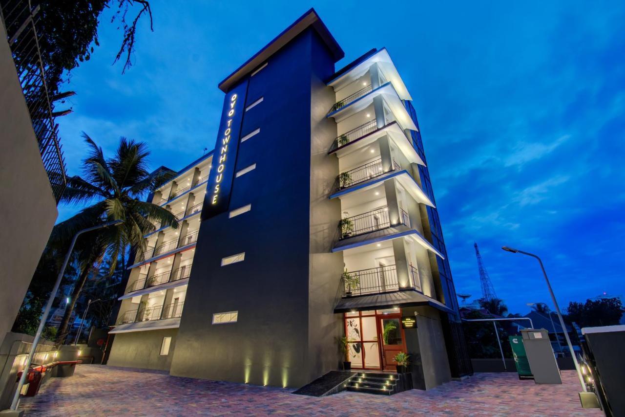 Oyo Townhouse 061 Gcda Kakkanad Signal Hotel Kochi Exterior foto